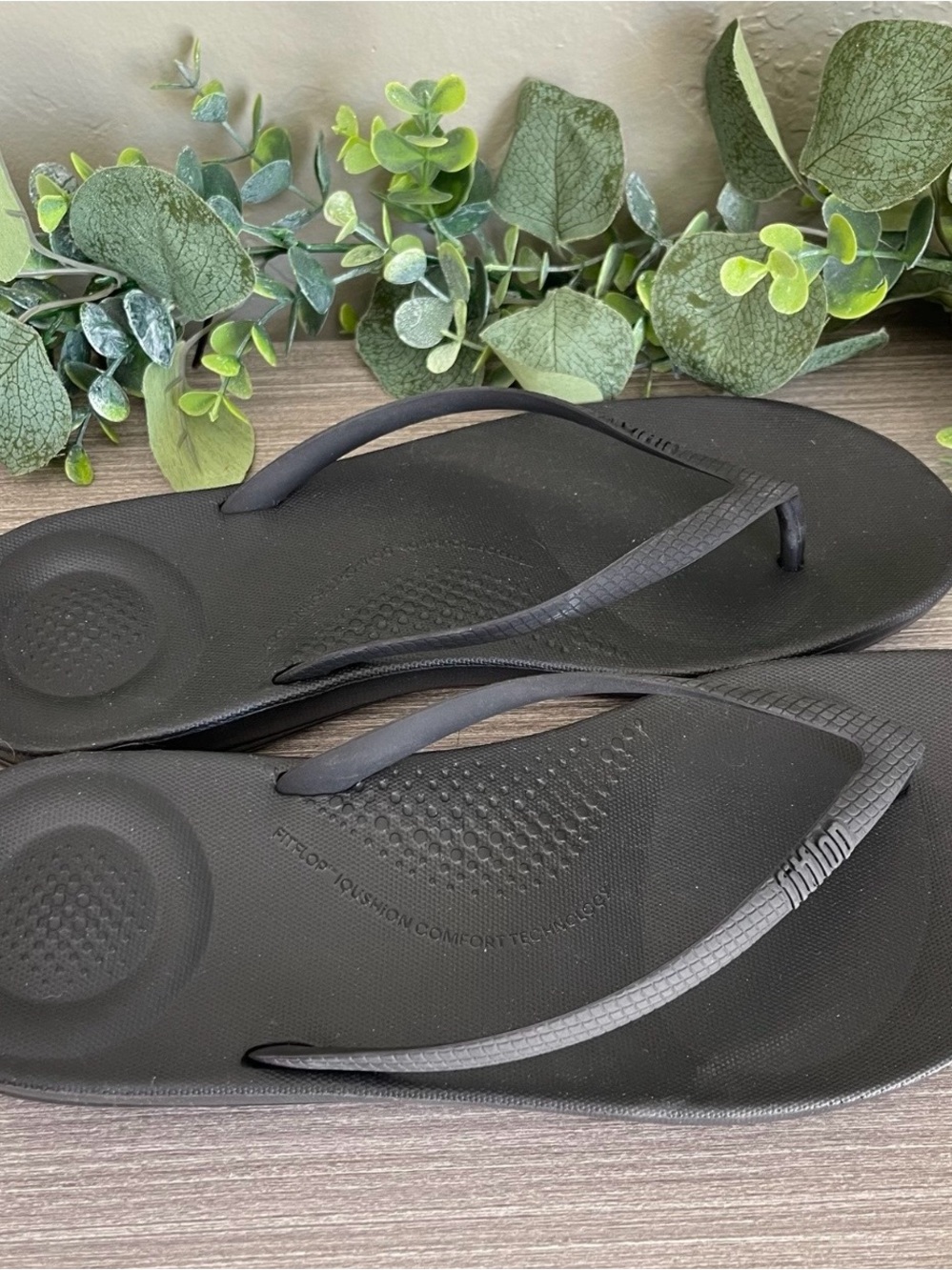 FitFlop Women's iQushion Ergonomic Flip-Flops US 9 EU 41 Black